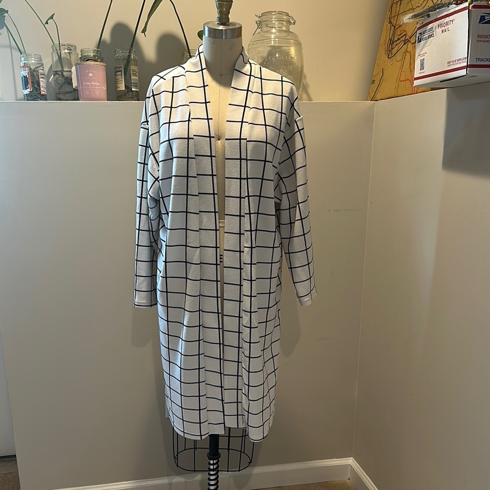 White and Black Grid Pattern Long Cardigan